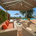 Villa Leanda By *