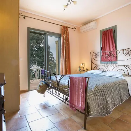 Leanda By Villa Lourdata (Kefalonia)